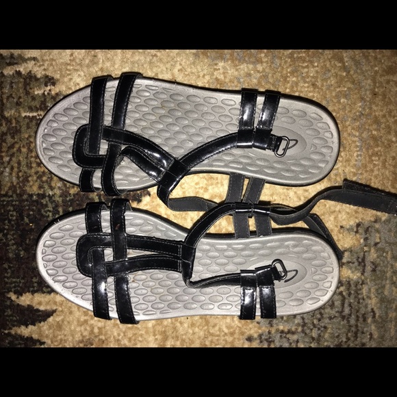 Clark’s! - Picture 1 of 4